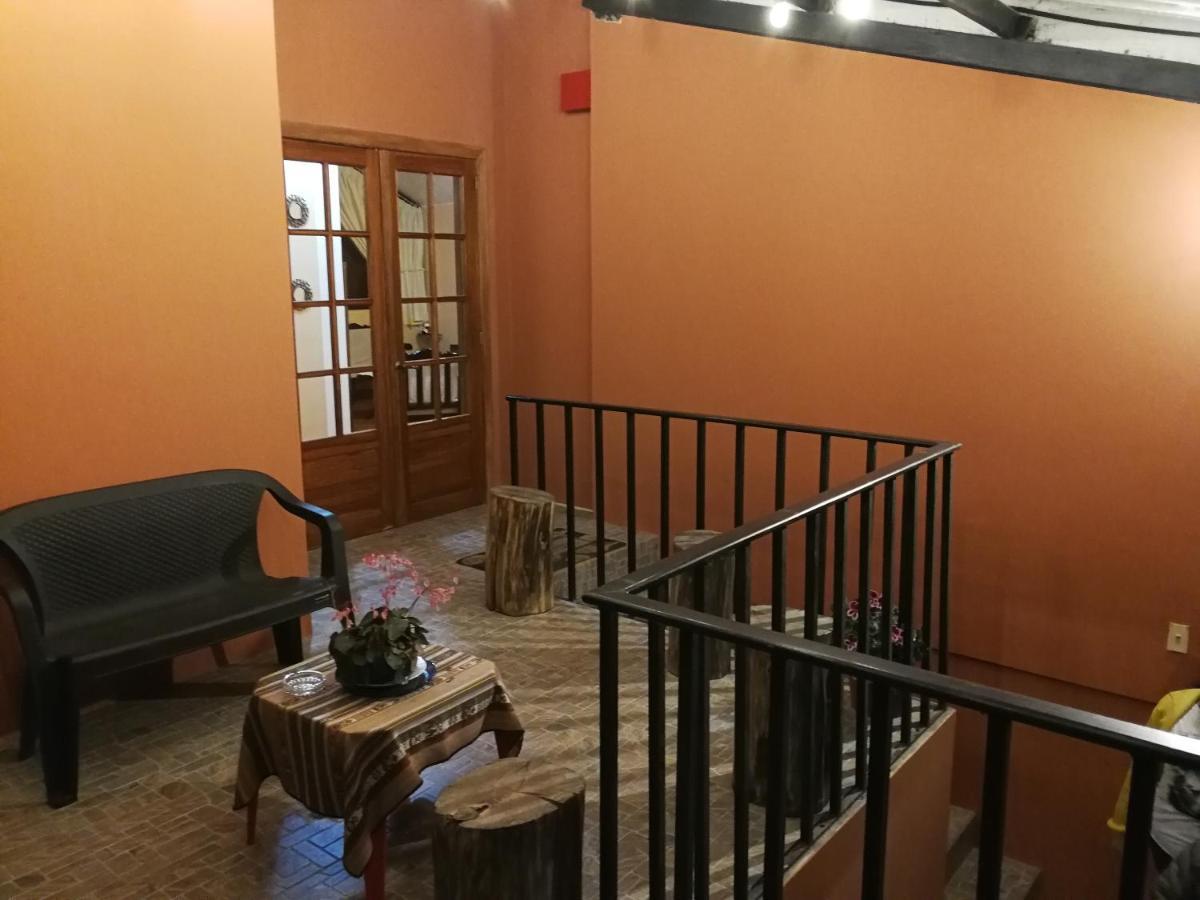 Chapelet Hostal Табабела Екстериор снимка