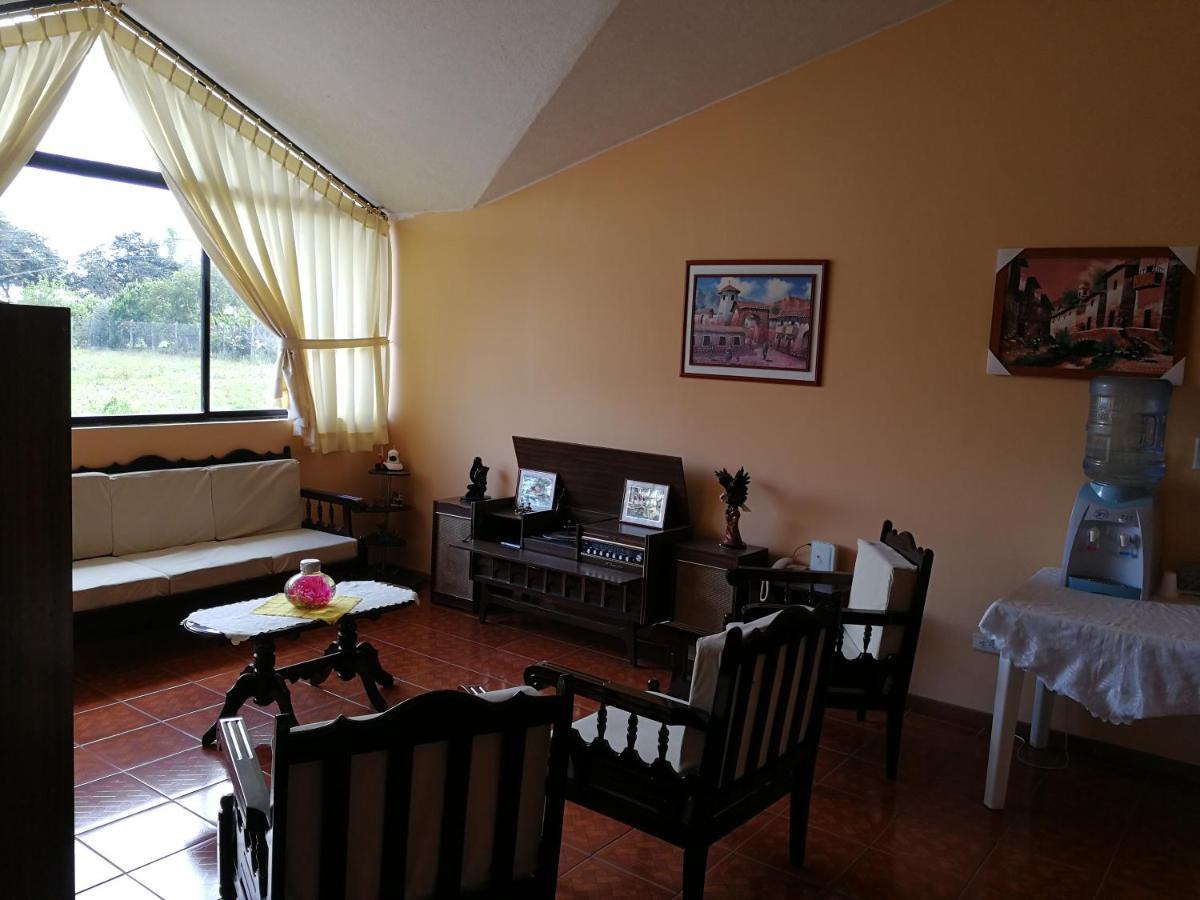 Chapelet Hostal Табабела Екстериор снимка