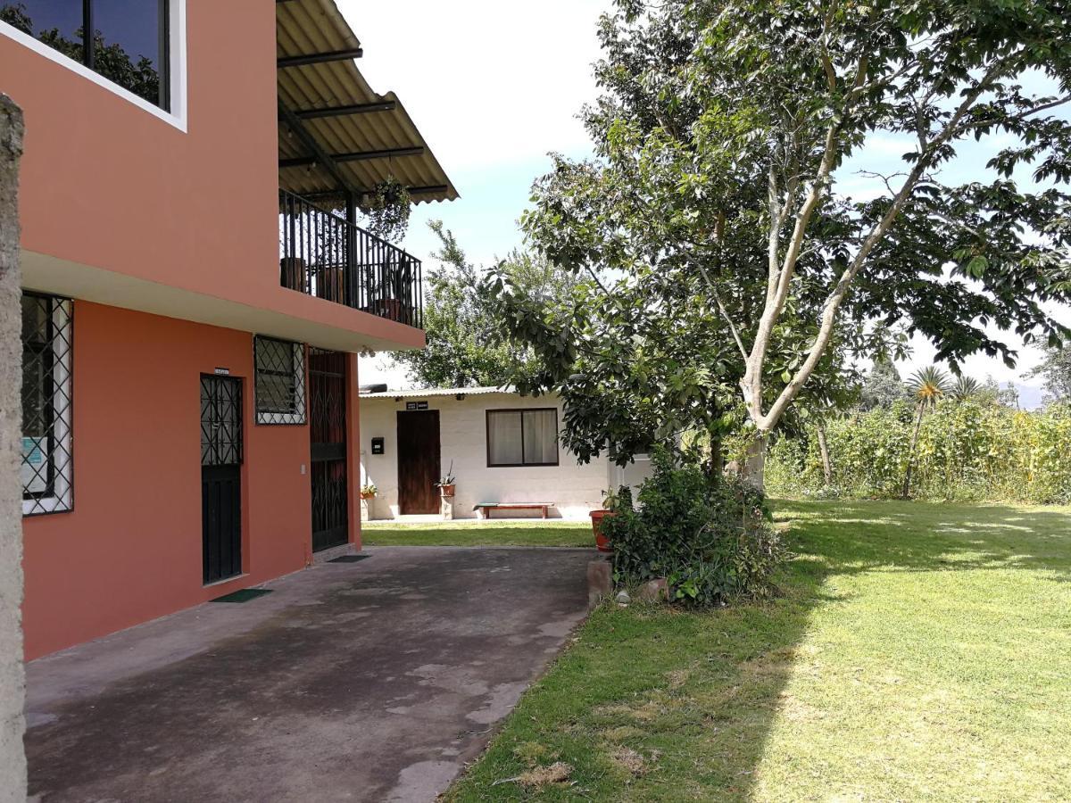 Chapelet Hostal Табабела Екстериор снимка