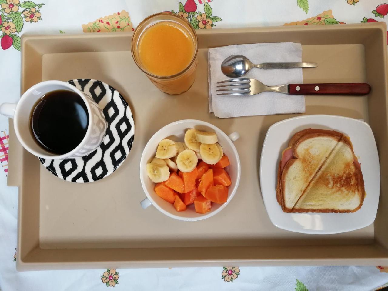 Chapelet Hostal Табабела Екстериор снимка